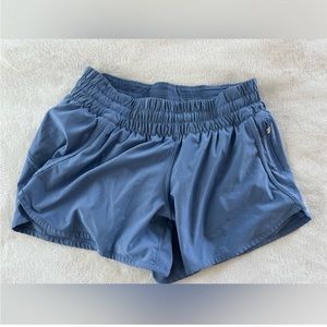 Lululemon tracker v shorts size 10 3” inseam